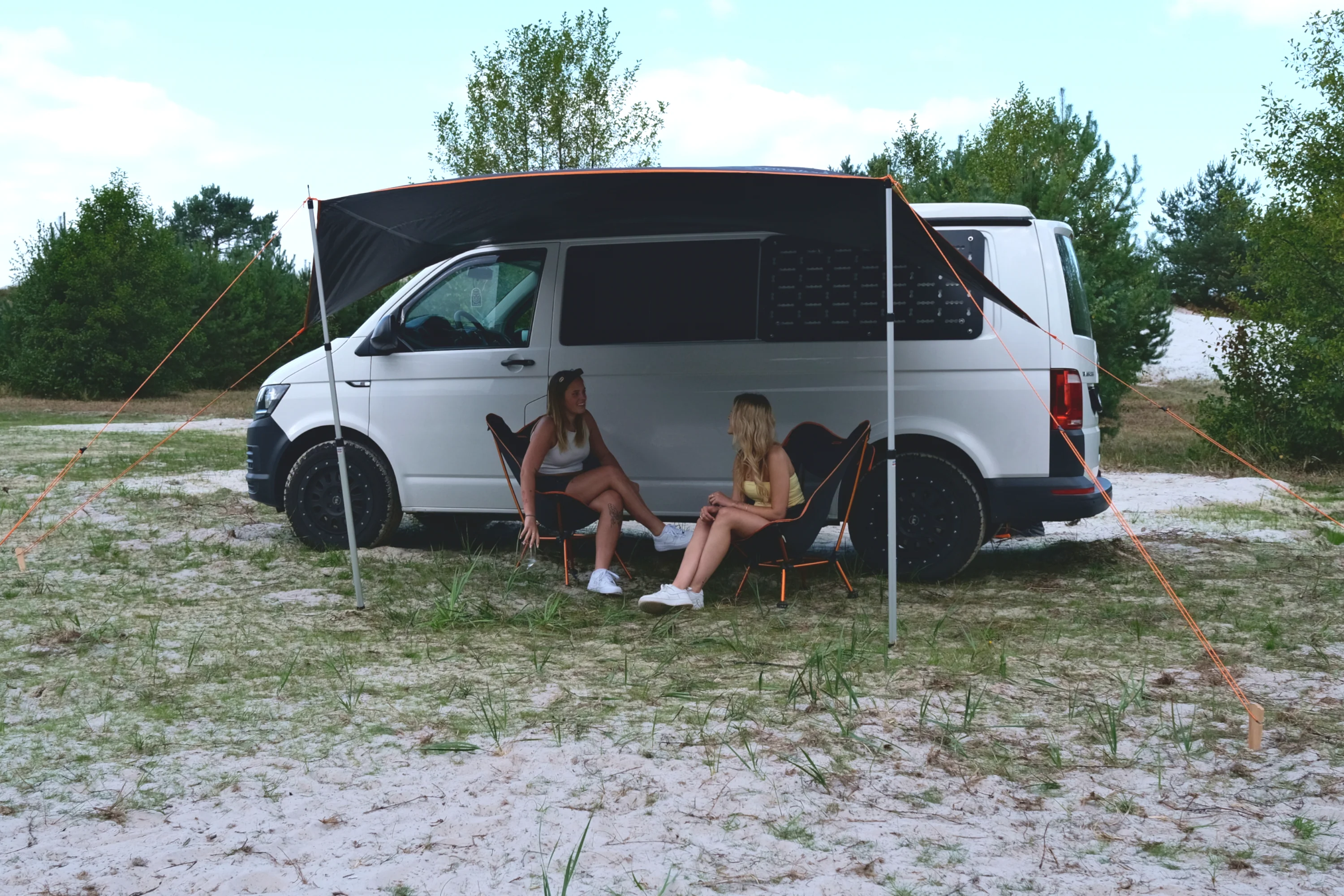 SAURASKA | durchdachtes Sonnensegel für Bus und Campervan - Image 4